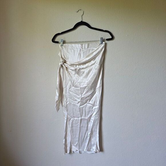 Rails Paige Creme Satin Mini Skirt Small - Picture 2 of 6